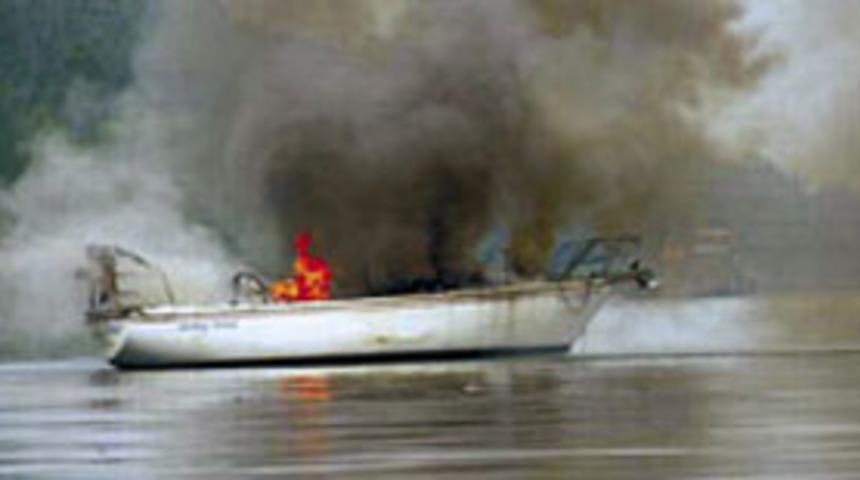 &Uuml;rd&uuml;n'de Akabe Limanında patlama