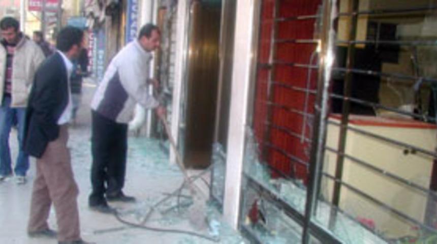 Hakkari'de esnaf kepenklerini kapattı