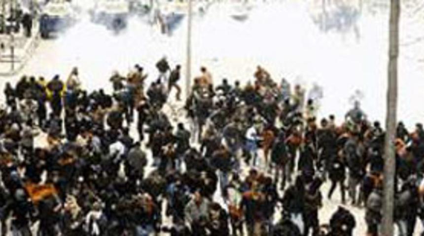 Cezayir'de &ccedil;atışma: 2 &ouml;l&uuml;, 4 yaralı