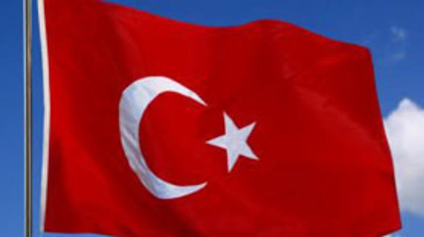 Alanya'da T&uuml;rk bayrağına saygısızlık