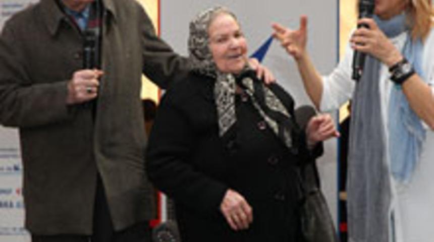 Sizi Aldatana Annesini Hatırlatın!...