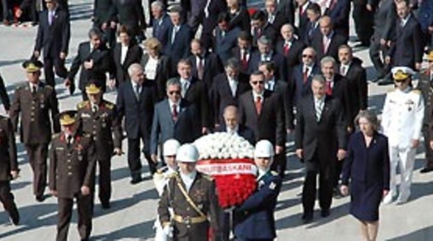 Devletin zirvesi t&ouml;rende buluştu