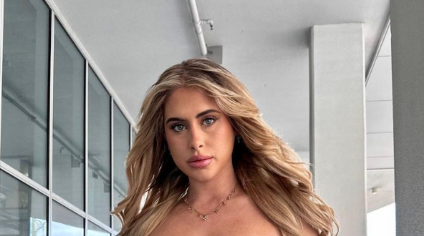 Beden pozitifliğini savunan fenomen Ariella Nyssa, fazla kilolarını eleştirenlere rest çekti! “Kendin olduğun için teşekkürler”