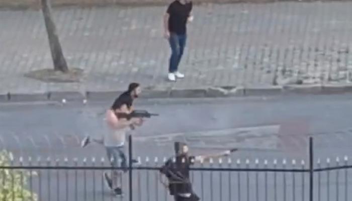 İstanbul'da dehşet anları! Mahallede mermiler havada uçuştu