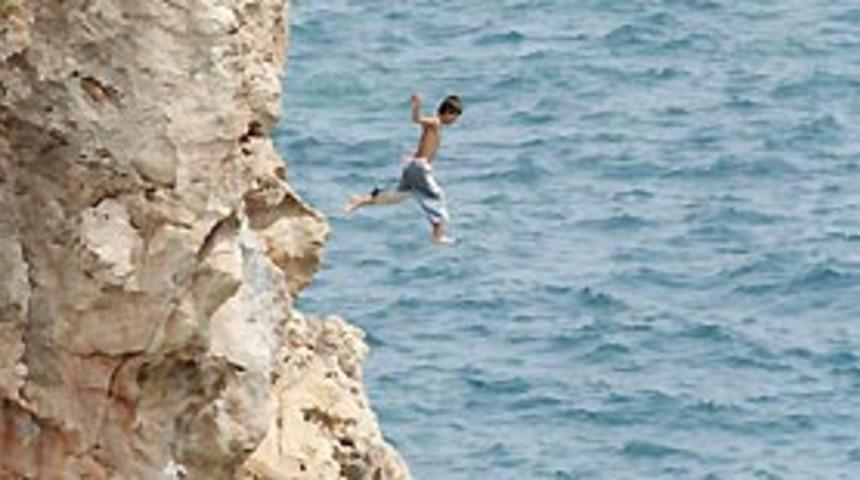 Fazezlerden atlamak istedi