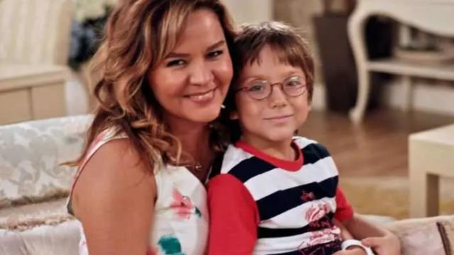 Çocuklar Duymasın'ın Gönül'ü Beton Oruçun'un doğum gününü kutladı! Annesini kaybeden oyuncuyu yalnız bırakmadı