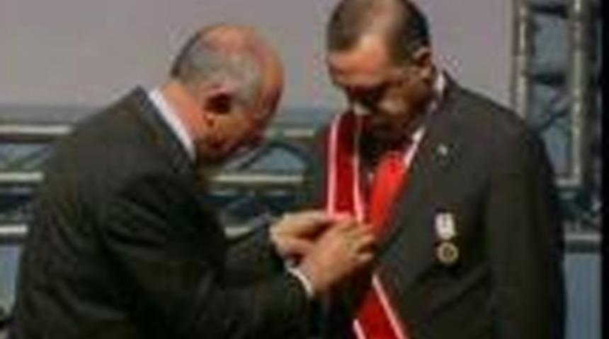 Erdoğan'a verilen nişan TBMM g&uuml;ndeminde