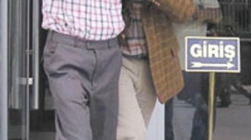 Uyanık kuyumcu hırsızı yakalattı