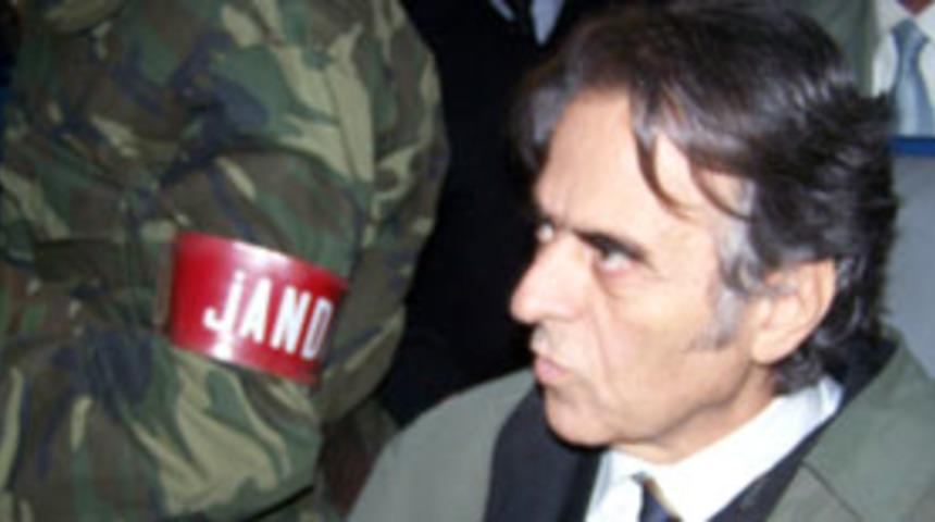 Prof. Aşkın tahliye edildi