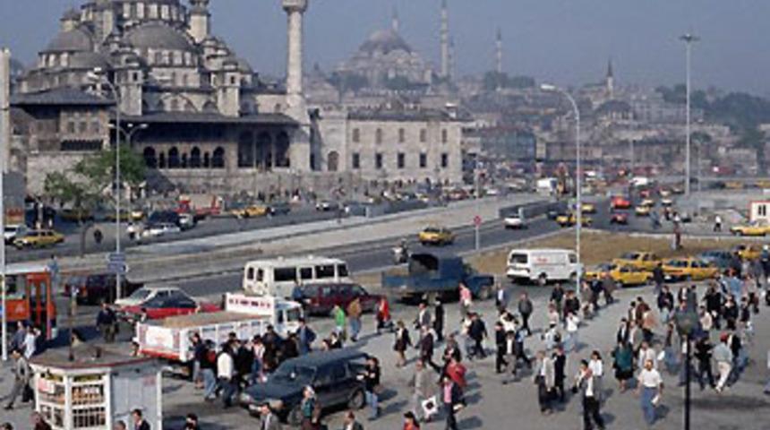 İstanbul'da günde 11.5 milyon kişi yollarda