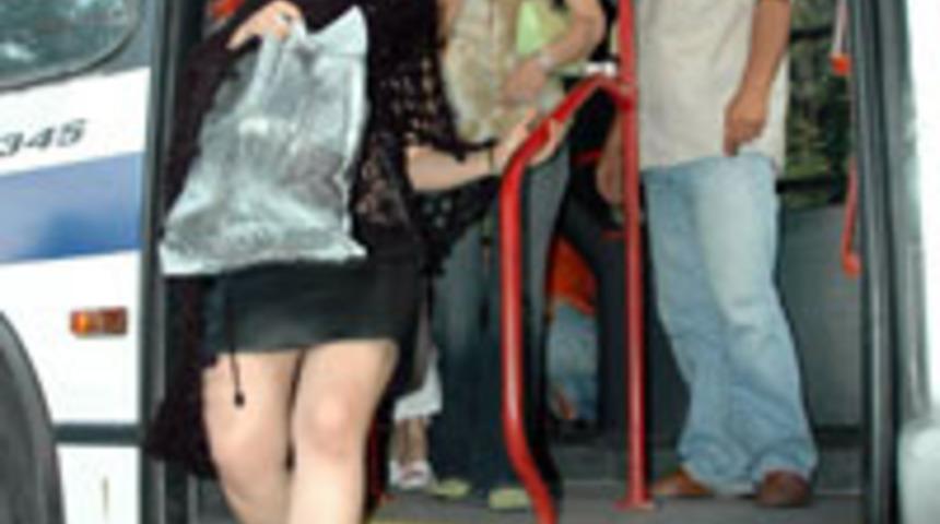 Emniyet m&uuml;d&uuml;r&uuml;ne fuhuş teklifi