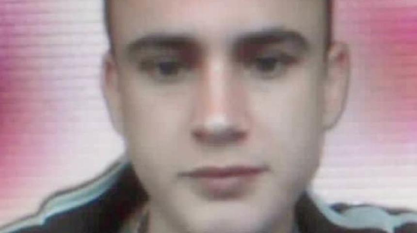 Ölen annesinin sesini taklit ederek aylarca babasını dolandırdı! Tüm parayı kendi hesabına aktardı