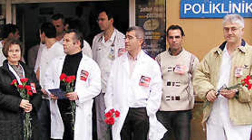 Dikkat! Doktorlar eylemde