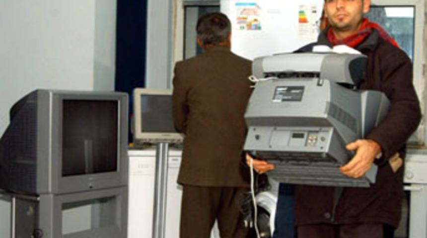 Eşyalarını sattı 'hırsız girdi' dedi