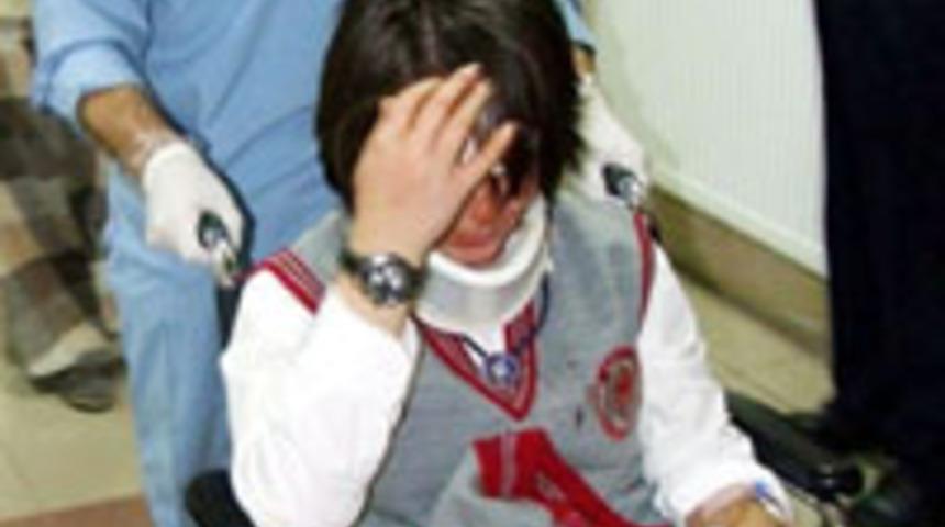 &Ouml;ğrenci servisi kaza yaptı: 8 yaralı