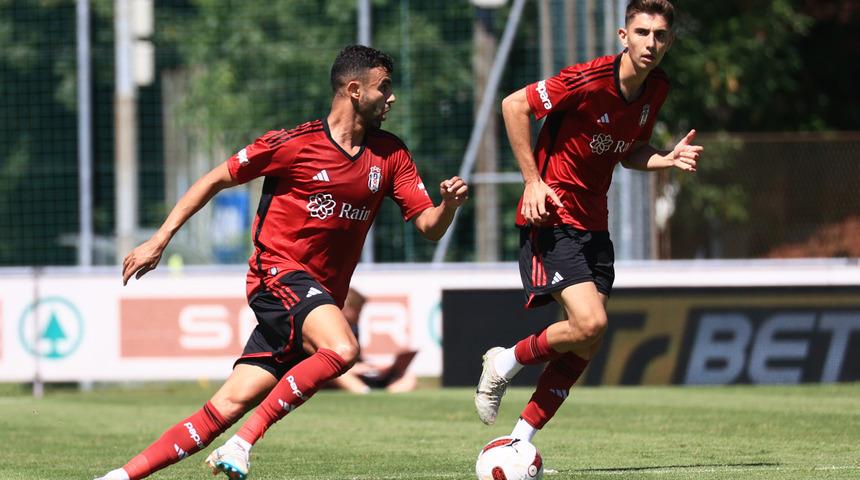 Son dakika: Beşiktaş - Augsburg maçı, 76. dakikada bitirildi! Patlayıcı maddeler nedeniyle...