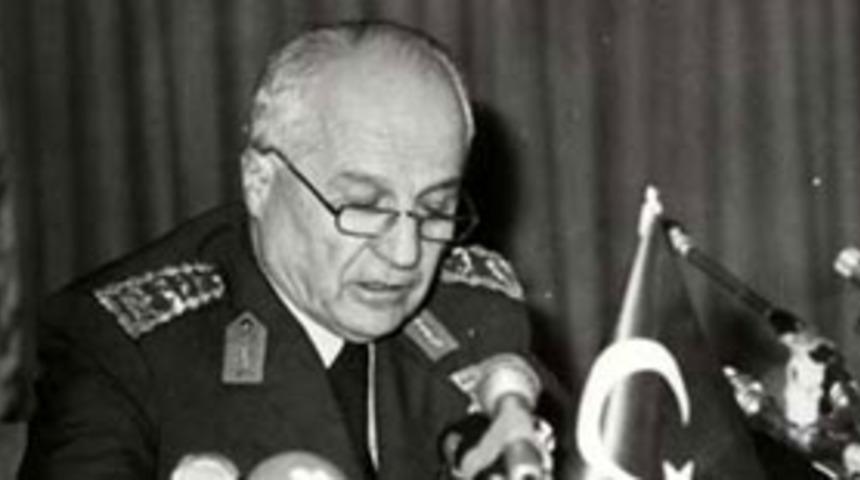 Evren "darbeden pişmanlık duymuyorum''