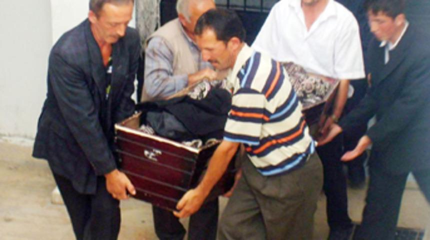 Zayıf dersleri y&uuml;z&uuml;nden intihar etti