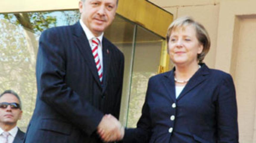 Erdoğan ve Merkel g&ouml;r&uuml;şt&uuml;