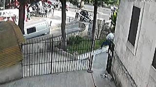 Fatih'te güpegündüz gasp! Bacağından vurup 10 bin dolarını çaldılar