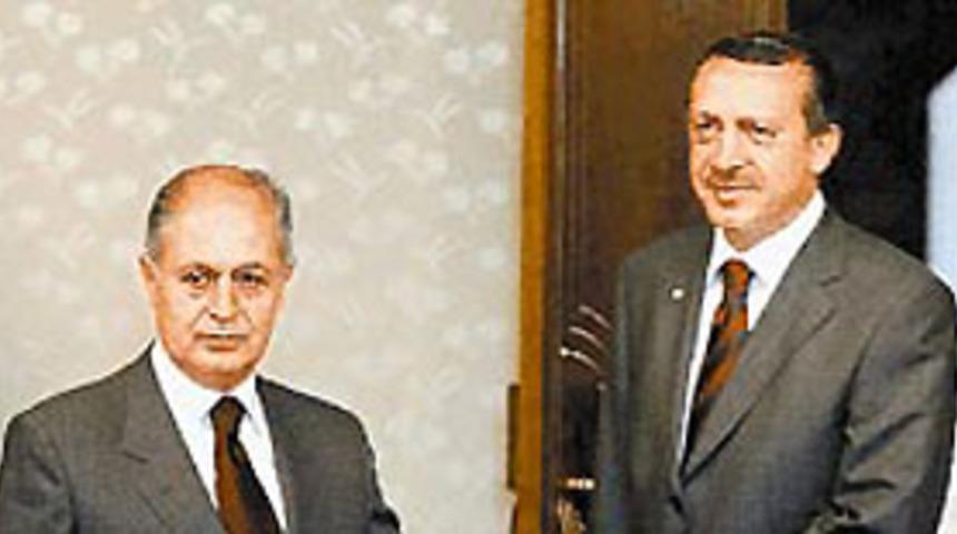 Kimse irtica tehlike var demesin