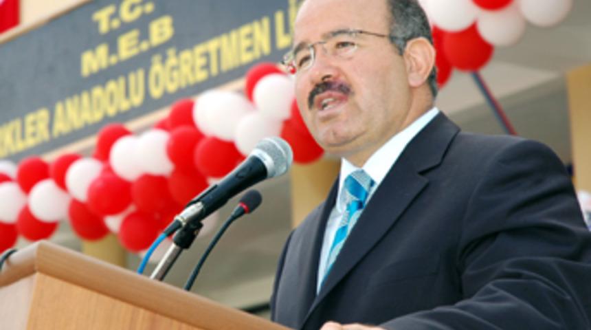 &Ccedil;elik, "T.C" iddialarını yalanladı