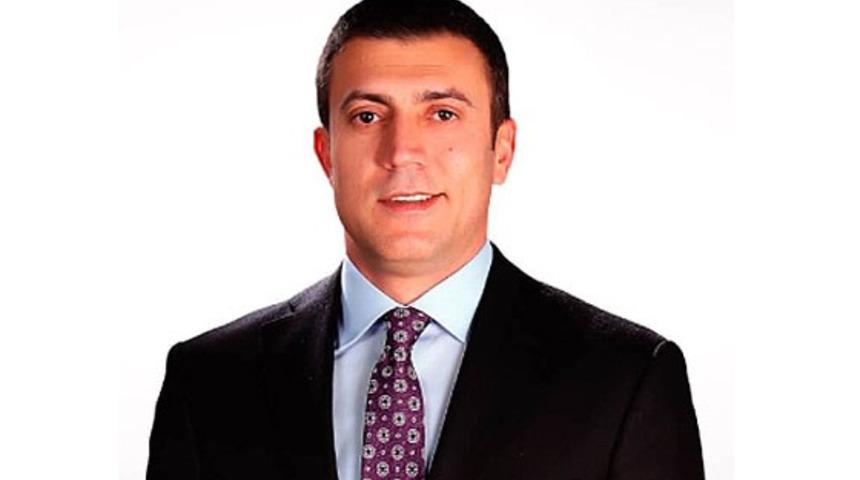 Hınıs Belediye Başkanı  Erdoğan Eren kürsüde kalp krizi geçirdi