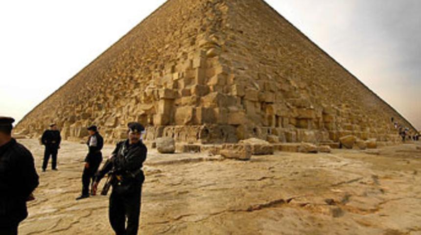 Mısır piramitlerinin taşları sentetikmiş