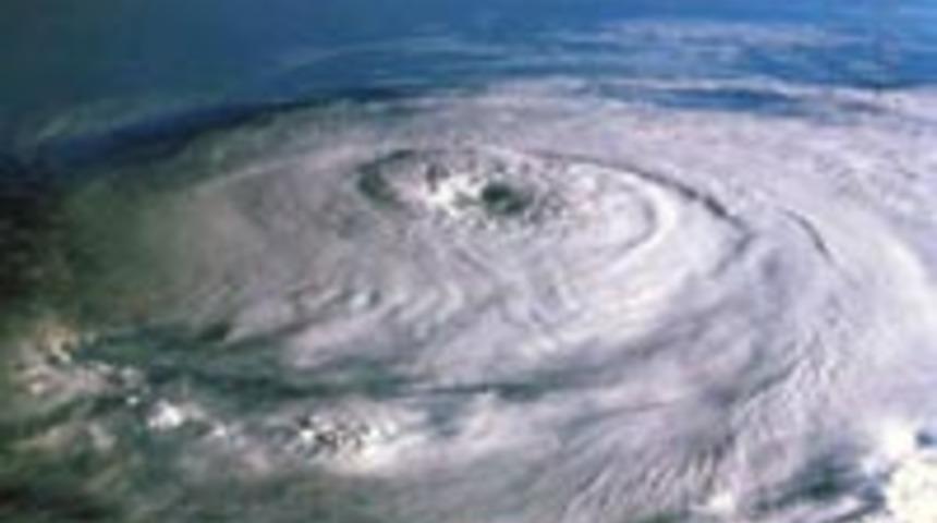 Wılma, Florida'yı vurmaya başladı