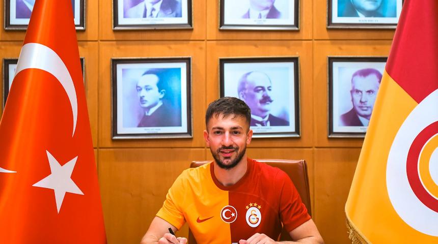 Galatasaray, Beşiktaş'ın elinden kaptı! Halil Dervişoğlu resmi imzayı attı