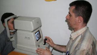 Astigmat göz tembelliğine sebep olabiliyor