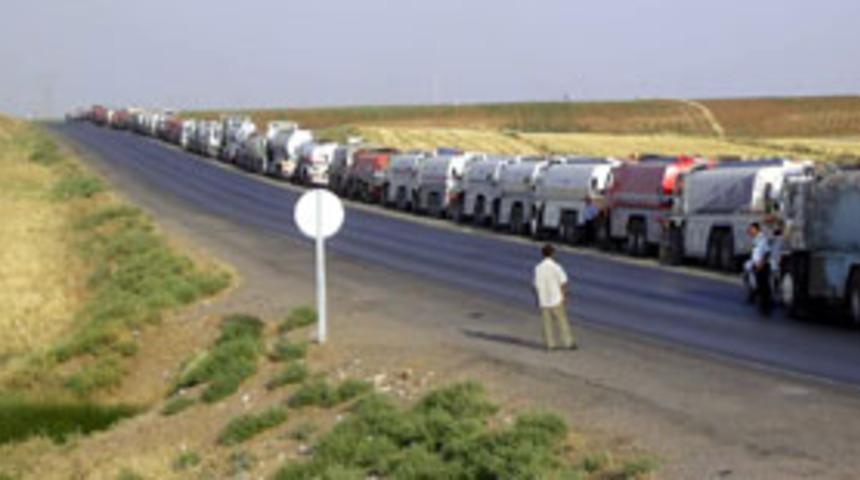 Habur Sınır Kapısı'nda kuyruk &ccedil;ilesi