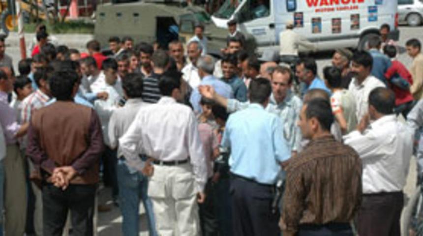 Sanıklara lin&ccedil; girişimi