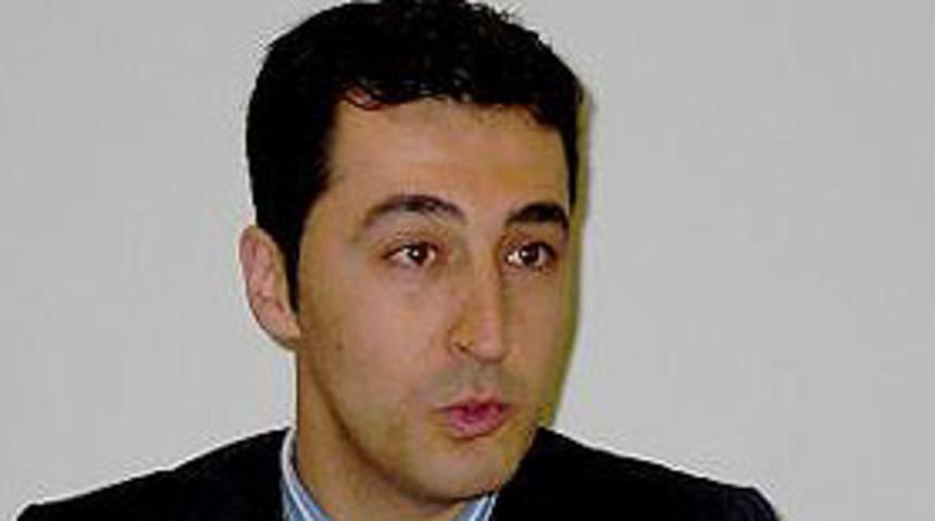 &Ouml;zdemir'den "taraf" a&ccedil;ıklaması