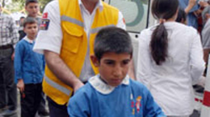 Şanlıurfa'da y&uuml;zden fazla &ouml;ğrenci zehirlendi