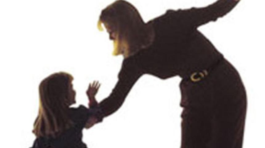 &Ccedil;ocuklara y&ouml;nelik aile i&ccedil;i şiddette sıkı takip