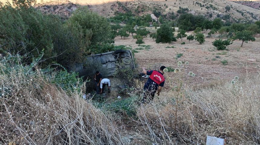 Adıyaman'da şarampole devrilen minibüsteki 7 kişi yaralandı