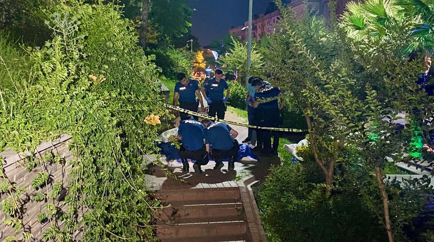 Kocaeli'de parkta bir kişi silahla başından vurulmuş halde bulundu