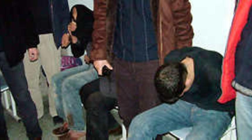 6 kişilik gasp &ccedil;etesi &ccedil;&ouml;kertildi