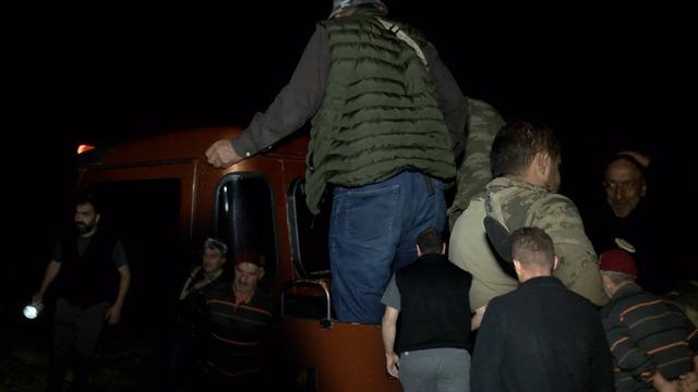 Rize'de vatandaşlar korku içinde! Geceleri 15 kişilik timle... 'Koşarak eve girip, kapıyı kapattım'