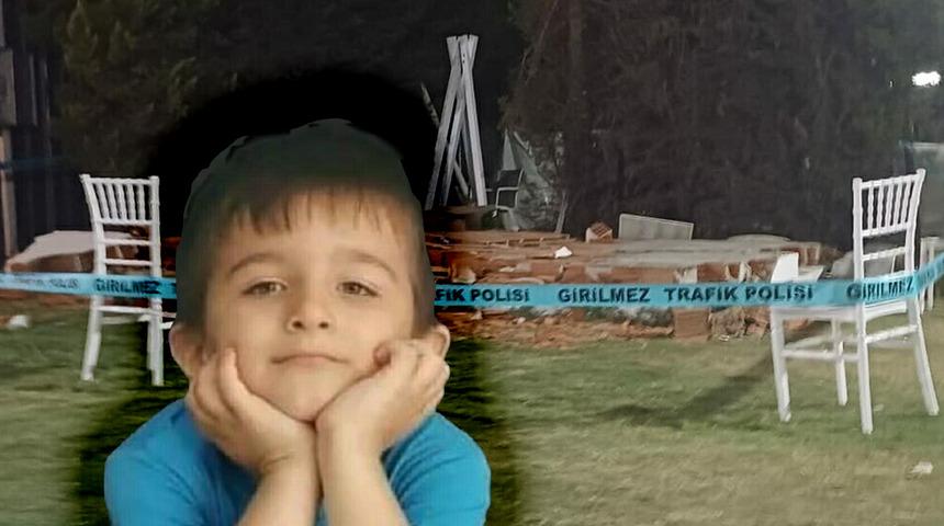 Düğün salonunda oyun oynayan çocuklar kâbusu yaşadı! Süs duvarının altında kalan 5 yaşındaki Deniz Efe kurtarılamadı... 