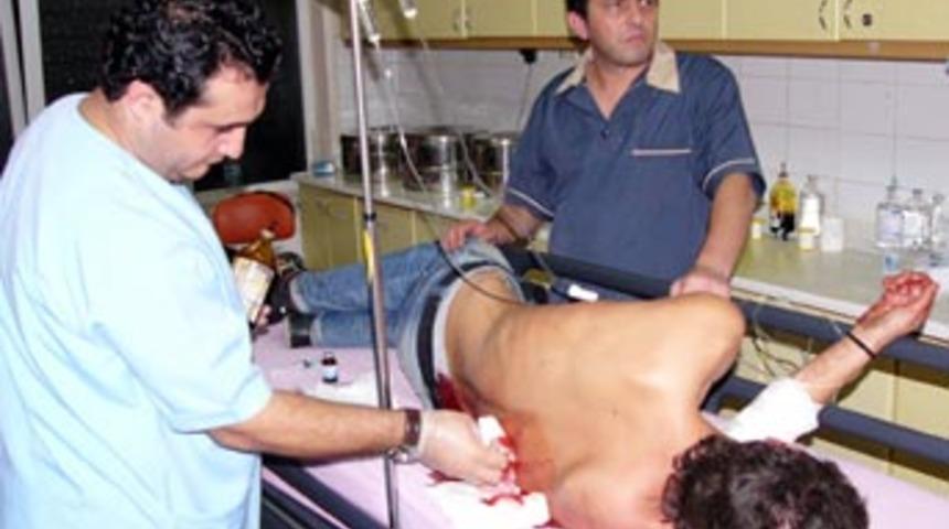 İftar &ccedil;adırında bı&ccedil;aklı kavga:5 yaralı