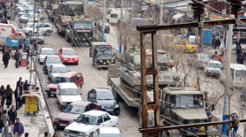 Hakkari'de askeri hareketlilik