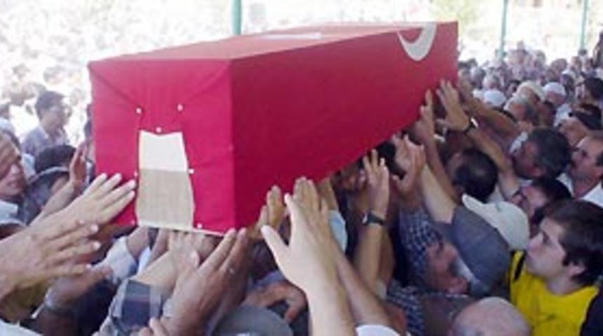 Tokat şehidine ağladı