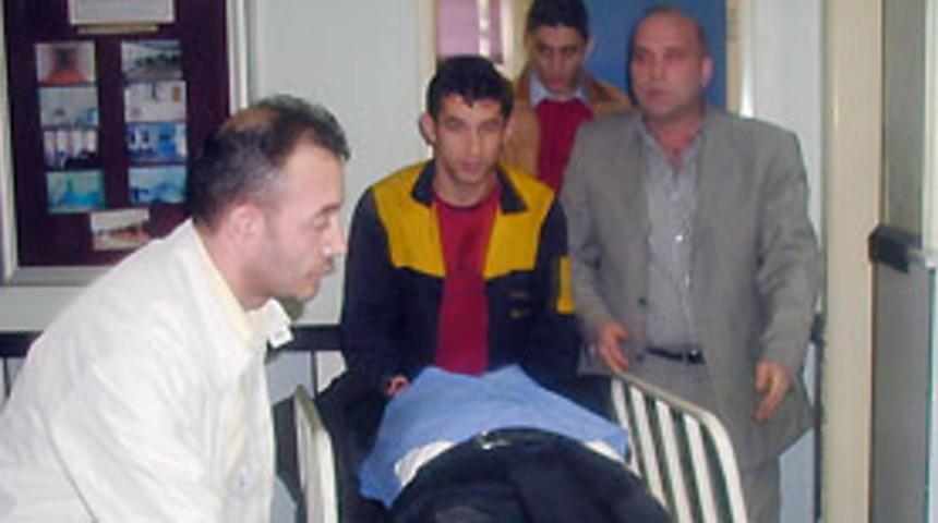 D&ouml;v&uuml;len lise &ouml;ğrencisi hastanelik oldu