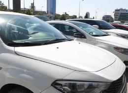 Önerilen satış fiyatı 1 milyon 562 bin TL olan arabaya bakın ne fiyat yazdı! 2. el araç fiyatlarında kısıtlama başlasa da onlar uymuyor 'Hala sıfırın üstünde...'