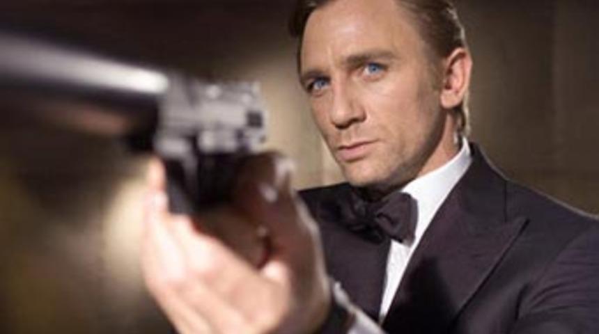 James Bond'un smokinine 33 bin YTL