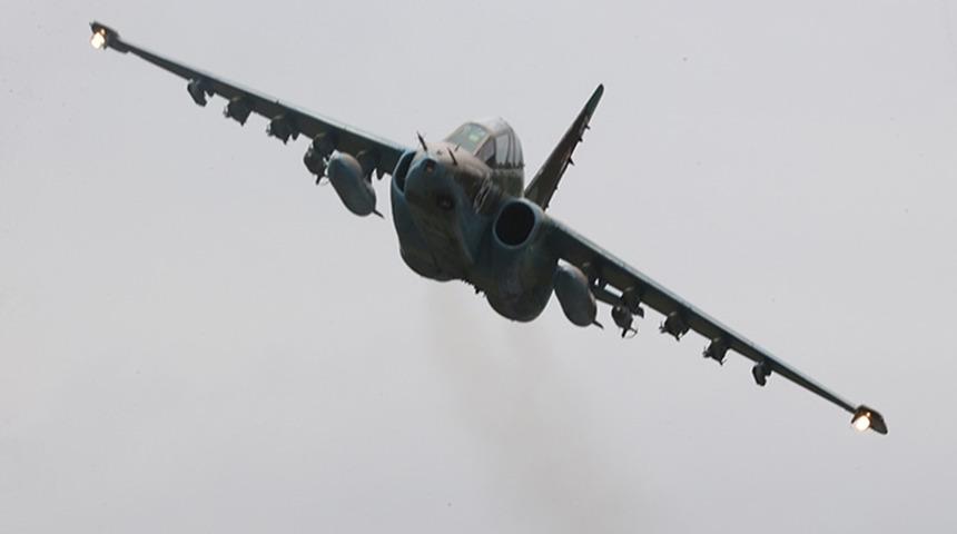 Rusya'ya ait 'Su-25' tipi savaş uçağı Azak Denizi'ne düştü!