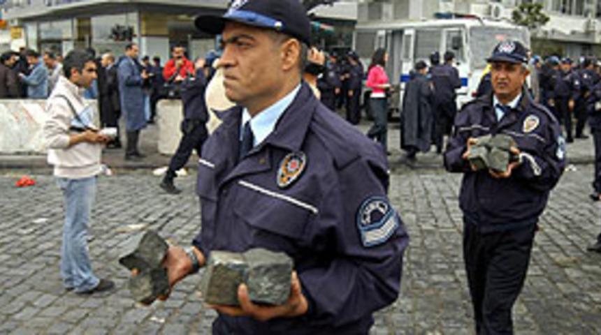 Elazığ'daki kutlamalarda arbede