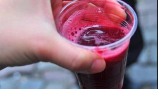 Mucize meyve suyu: Günde iki bardak içmek felç ve kalp krizi riskini azaltıyor!